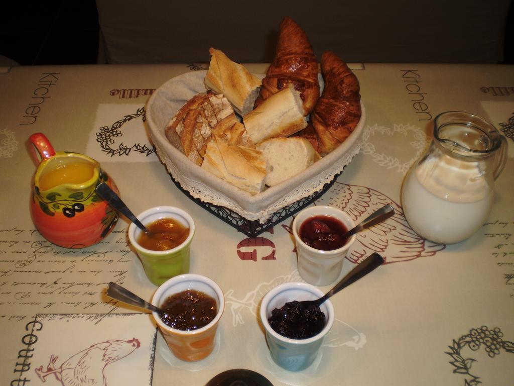 Les Roziers - Roulotte Bed and Breakfast Bagnac Buitenkant foto