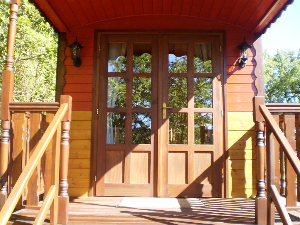 Les Roziers - Roulotte Bed and Breakfast Bagnac Kamer foto