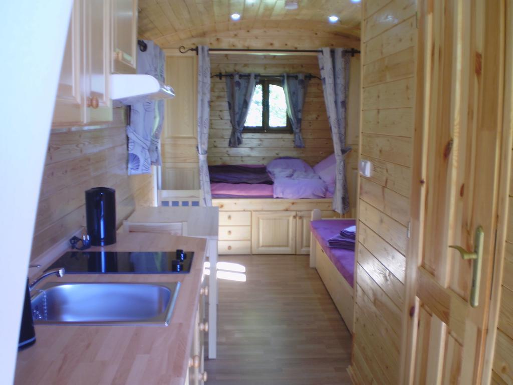 Les Roziers - Roulotte Bed and Breakfast Bagnac Kamer foto